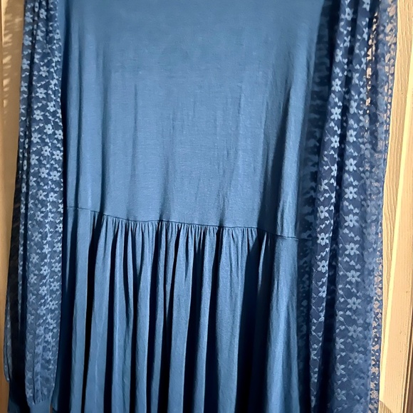 Blue Blouse - Picture 2 of 5